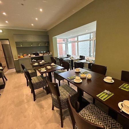 Hamilton Court Hotel Hoole チェスター エクステリア 写真