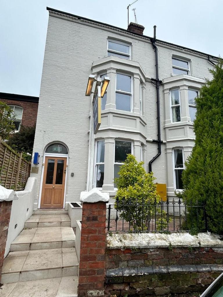Hamilton Court Hotel Hoole チェスター エクステリア 写真