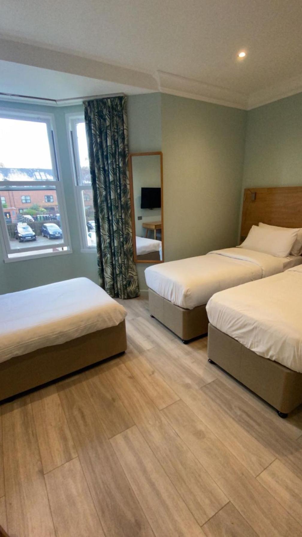 Hamilton Court Hotel Hoole チェスター エクステリア 写真